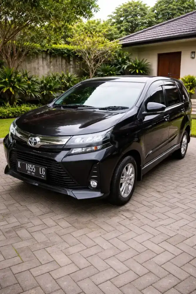 Avanza Veloz 1.3 at hitam 2021 dp minim