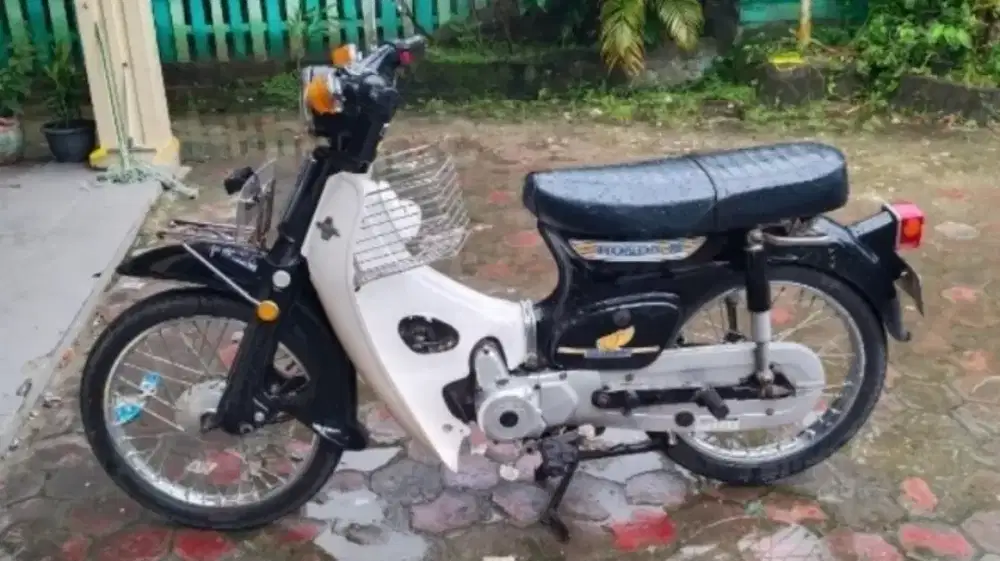 Dijual Motor Honda Cb 70 mesin Astrea Th 2000 harga bisa Nego