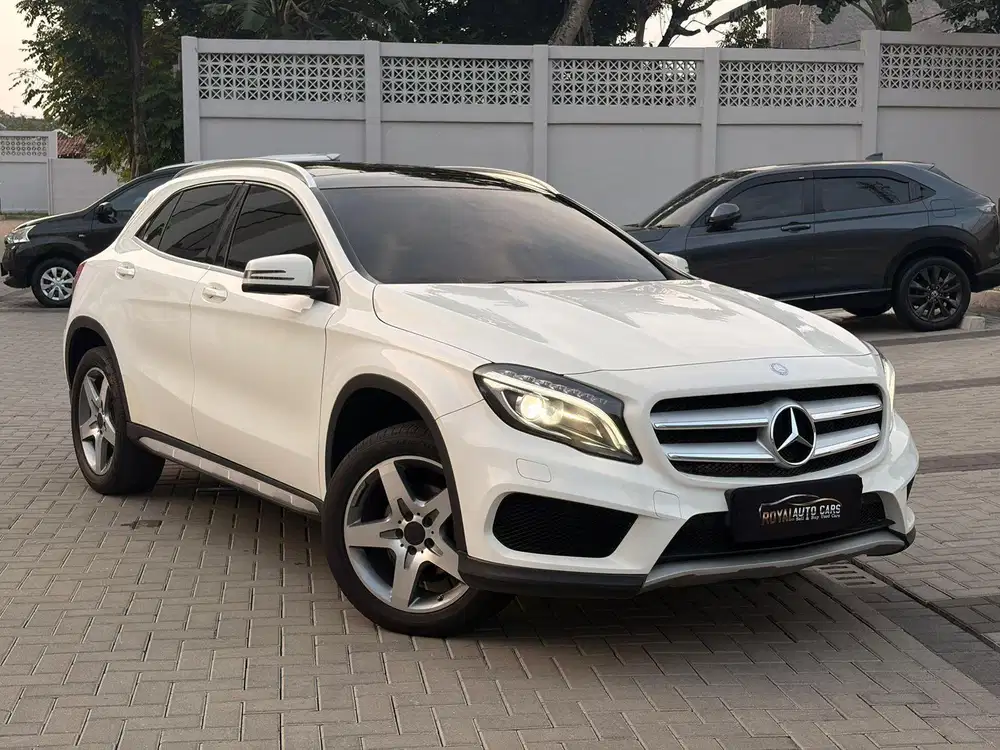 LOWKM TANGAN PERTAMA! Mercedes-Benz GLA200 AMG Panoramic Sunroof 2016