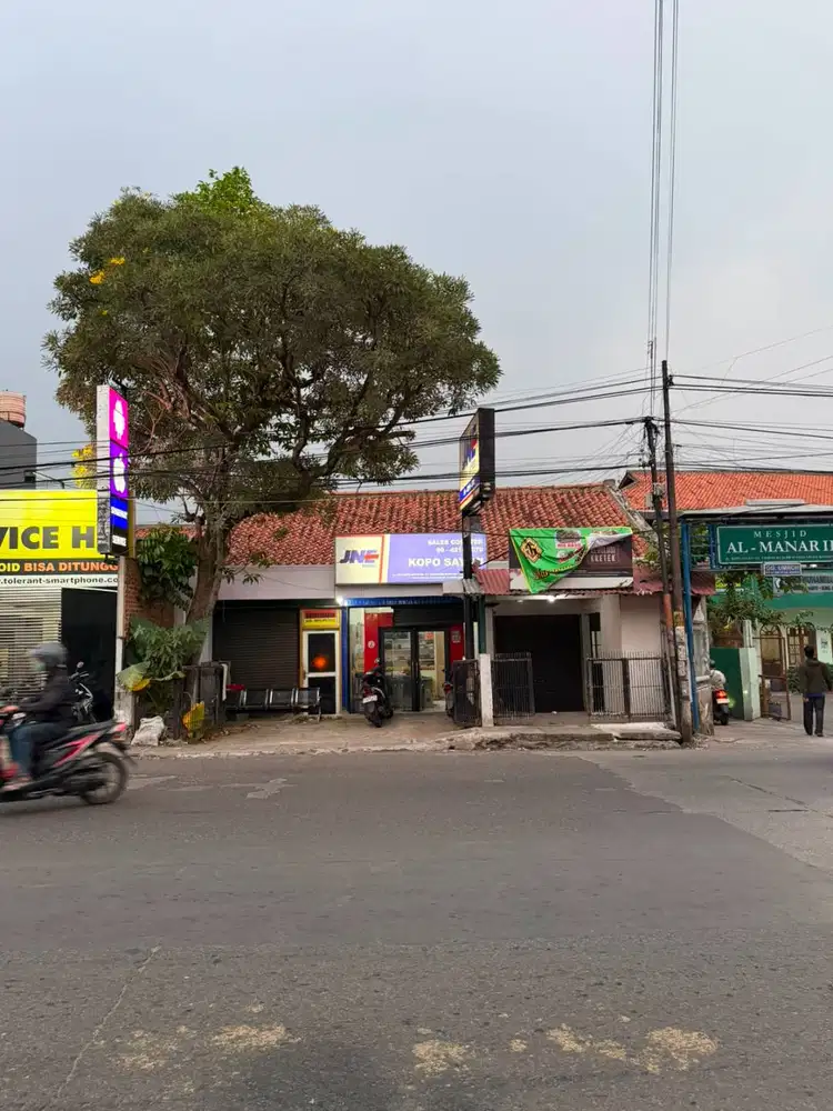 Dijual Rumah Strategis di Pinggir Jalan Kopo – Cocok untuk Usaha