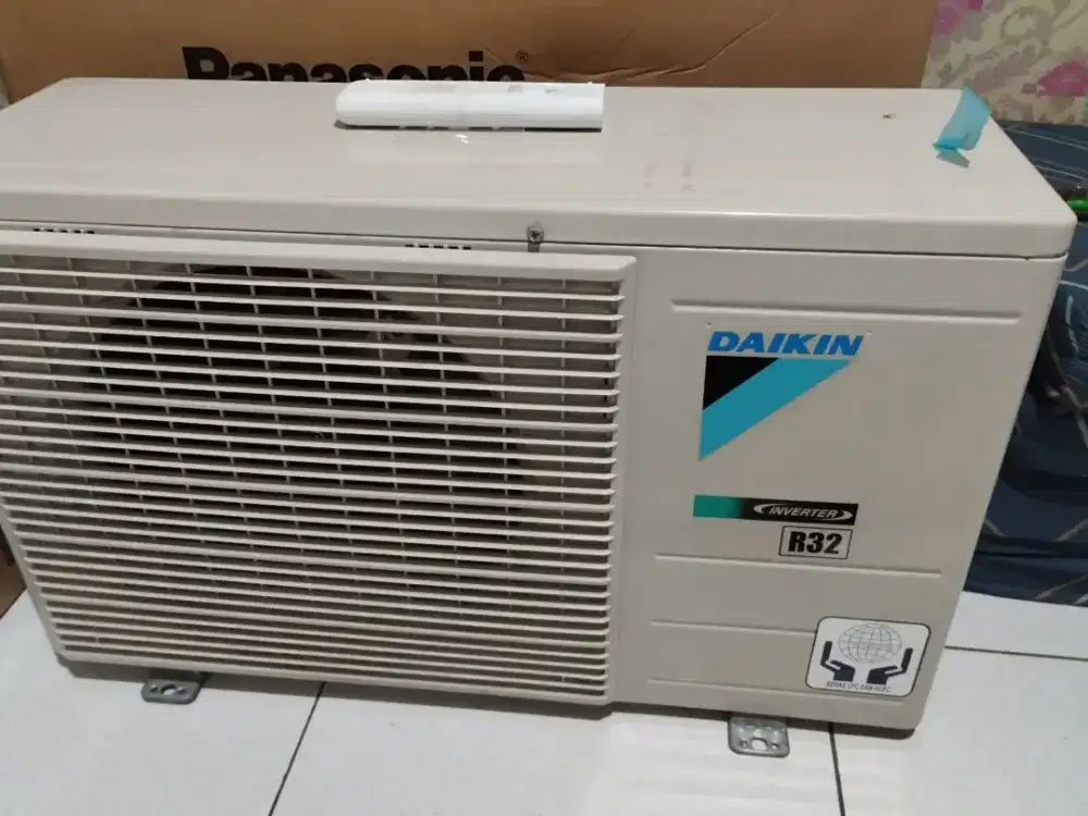 AC DAIKIN INVERTER 1/2 PK THAILAND