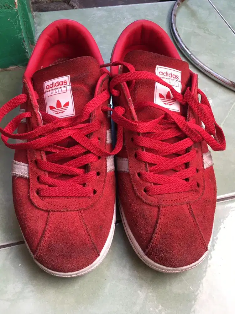 SEPATU ADIDAS BALI LIKE NEW CEPAT