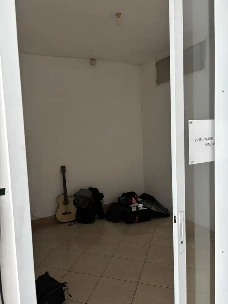Ruang penyimpanan storage room