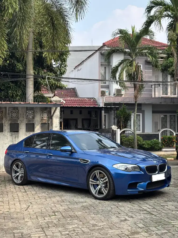 BMW M5 UK SPEC FULL OPTION 2013 PEMAKAIAN 2015