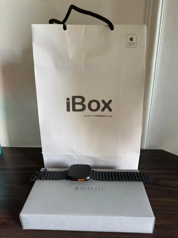 Apple Watch Ultra 2 Black Ocean Band ex Ibox