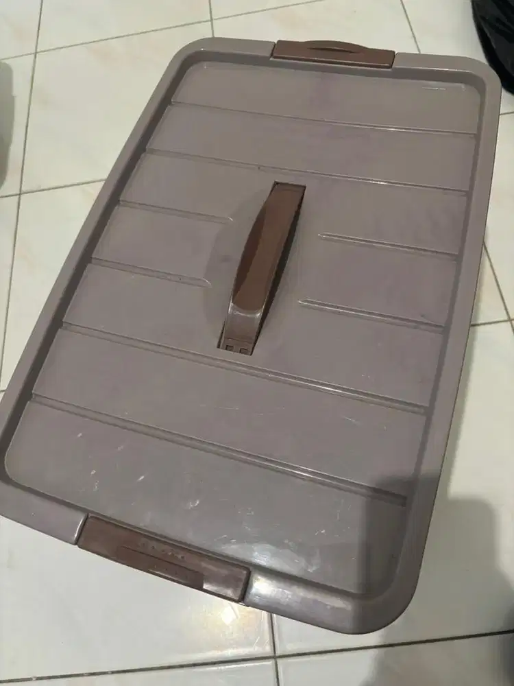 Di jual Kotak plastik