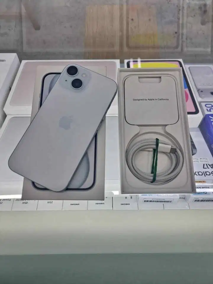 Second IPhone 15 256GB Blue Garansi IBOX ON 11 Oktober 2026 Mulus Like