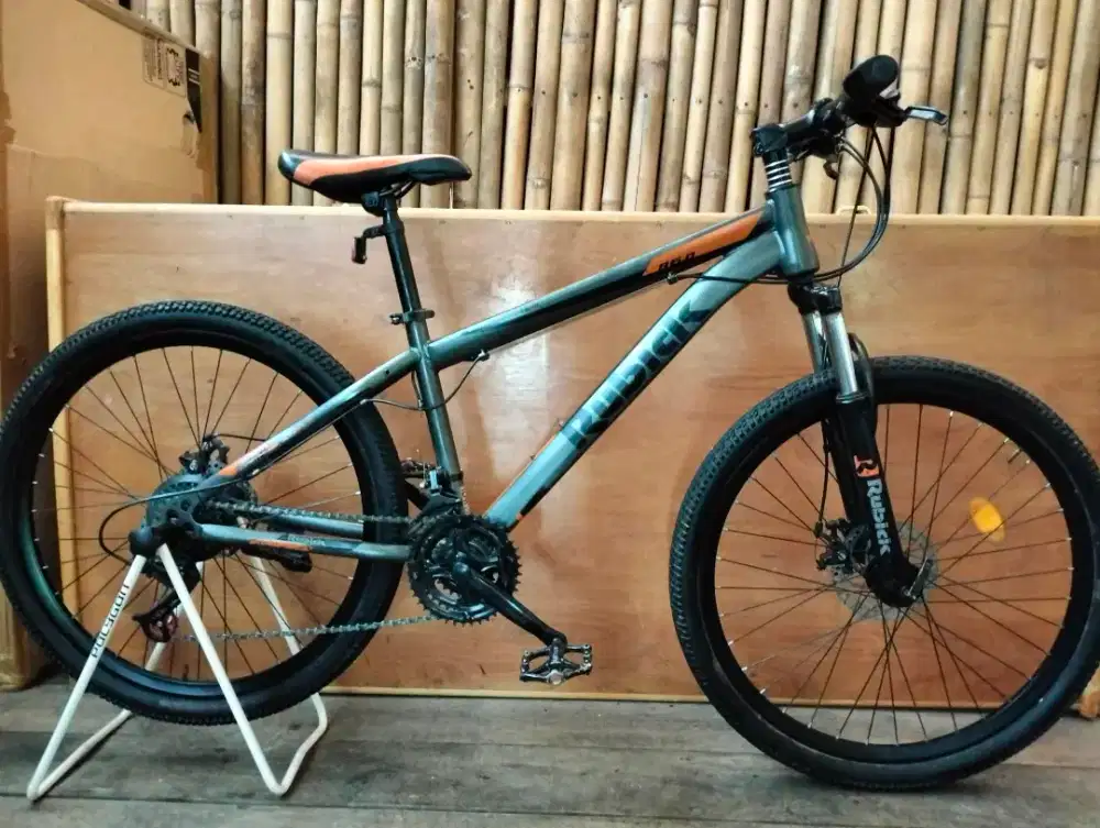 Sepeda gunung merek Rubick