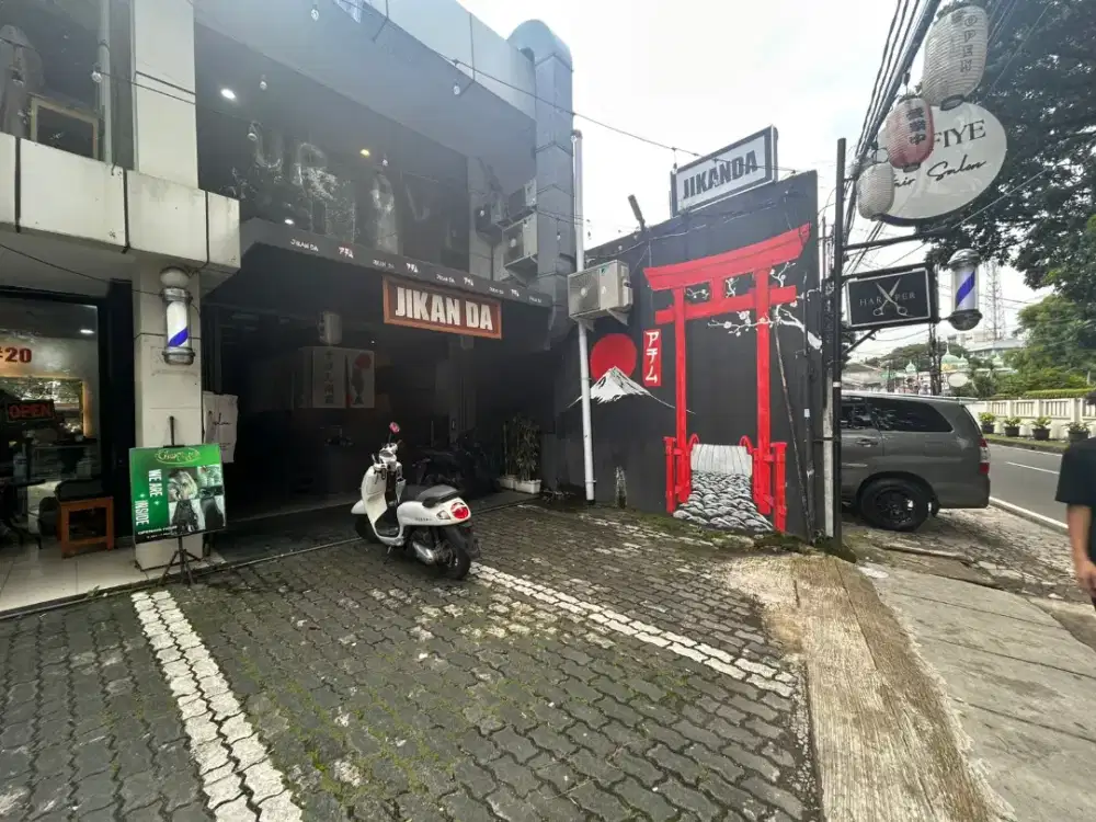 perlengkapan dapur resto dan isinya
