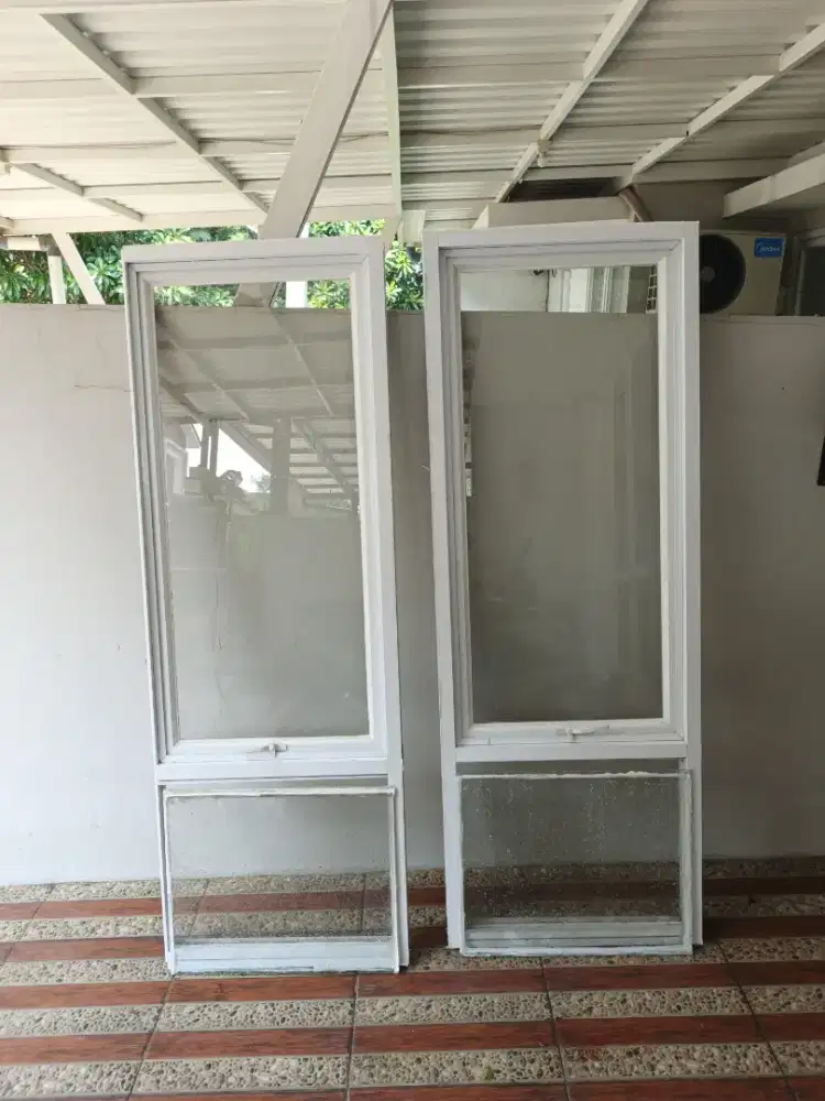 Jendela Alumunium Kaca Plug and Play