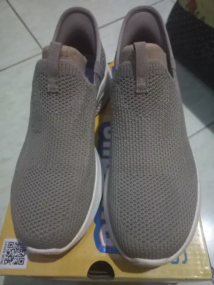 Skecher slip in like new