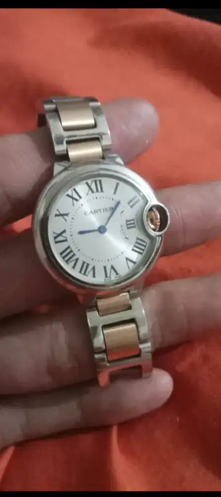 Jam tangan Cartier