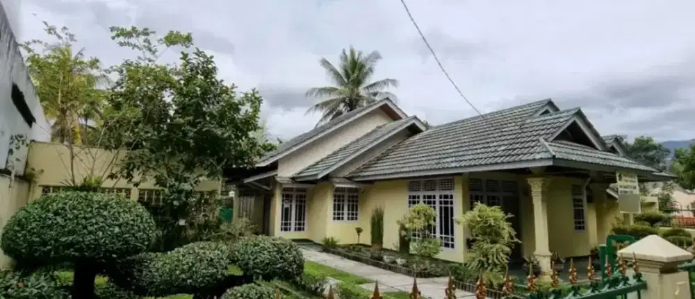 Dijual Rumah Asri di Komplek Unand