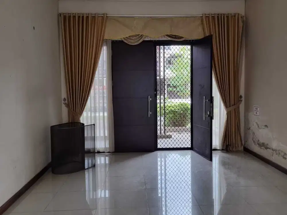 Dijual Sangat Murah Rumah mewah Cluster Asia Tropis.