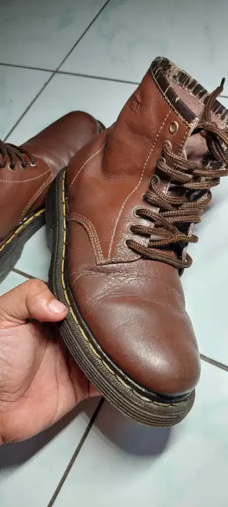 Sepatu docmart kulit