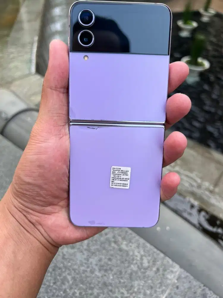 Samsung Z Flip 4 256GB Purple Ex Garansi Resmi SEIN