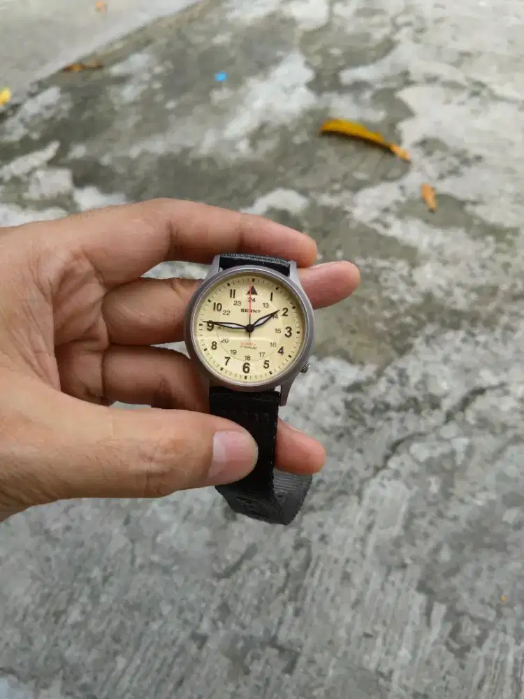 Jam tangan military/ pilot BERNY titanium