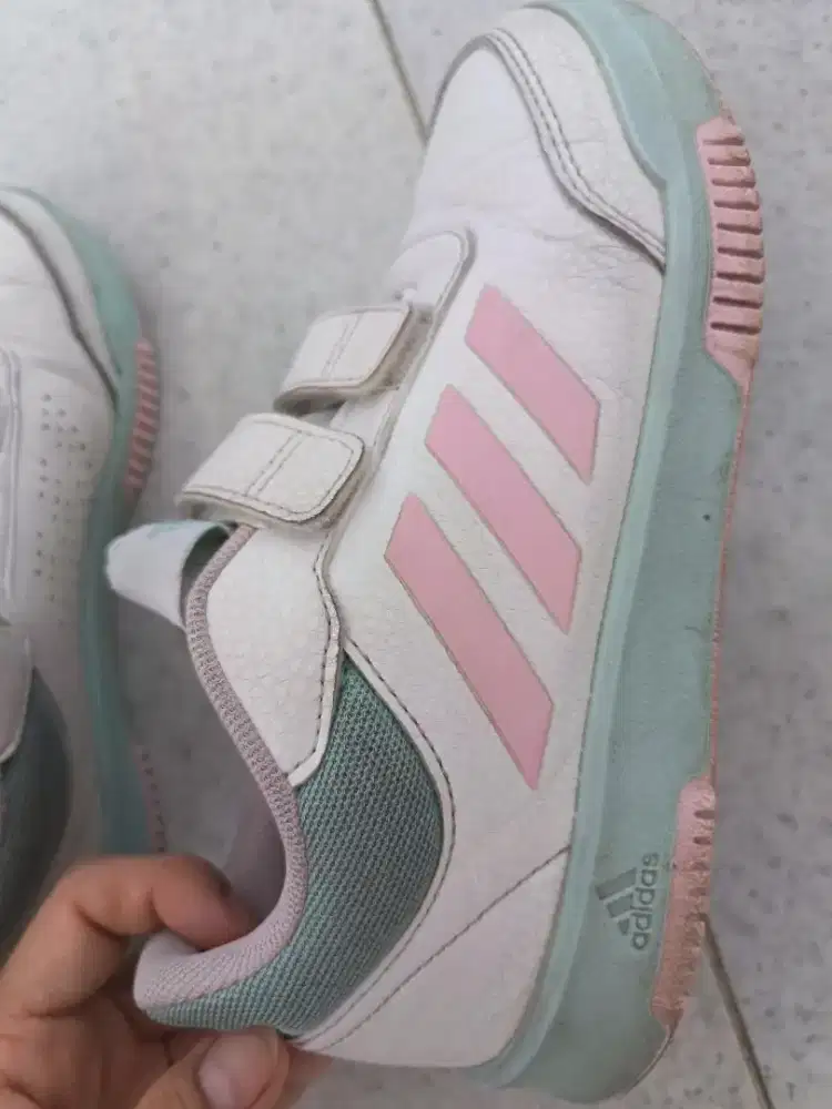 [BORONGAN] 3 Pasang Sepatu Anak Adidas Original Size 28, 29, 34