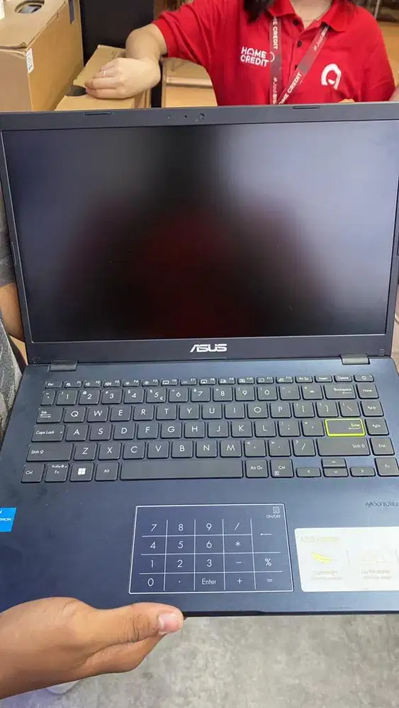 Laptop ASUS e410ka ram 4/256 gb