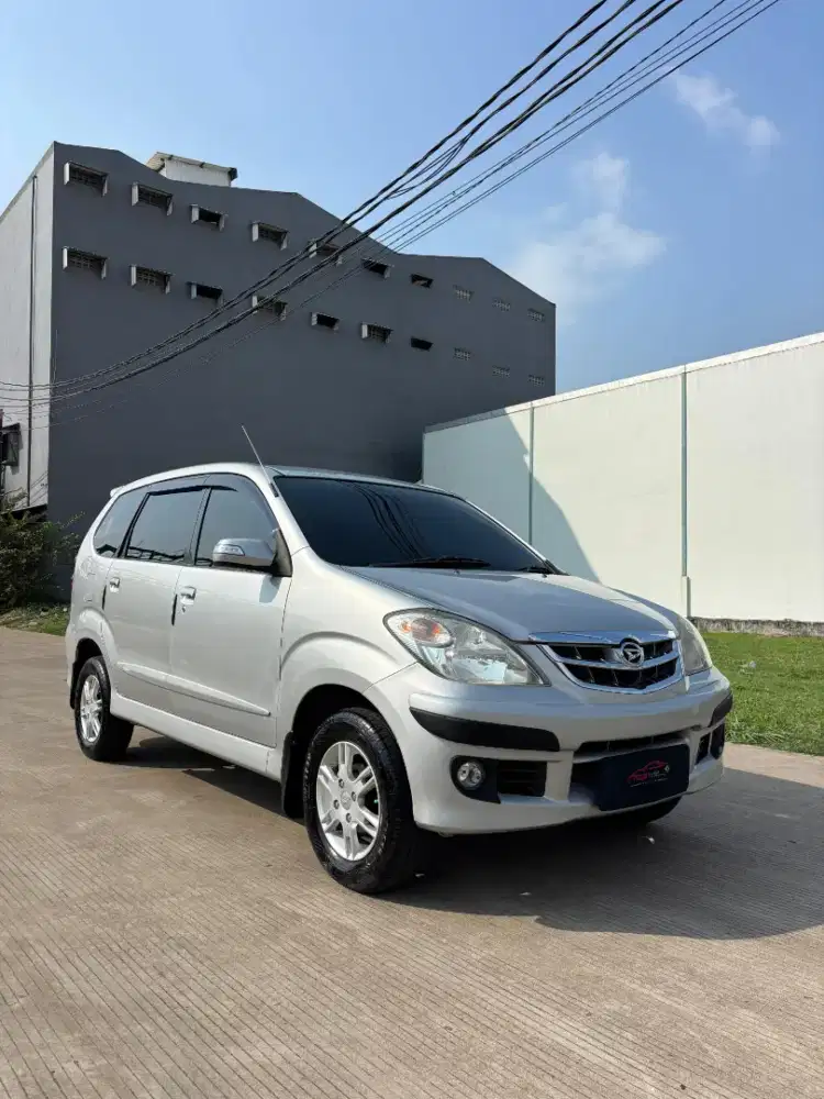 Daihatsu Xenia Xi Family manual 2009 bekas murah