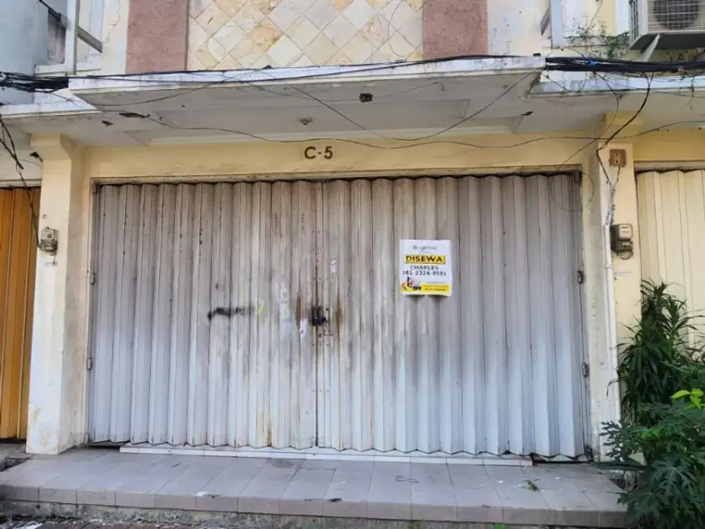 Ruko Tropodo 2 Lantai Cocok untuk Kantor Baru Renovasi