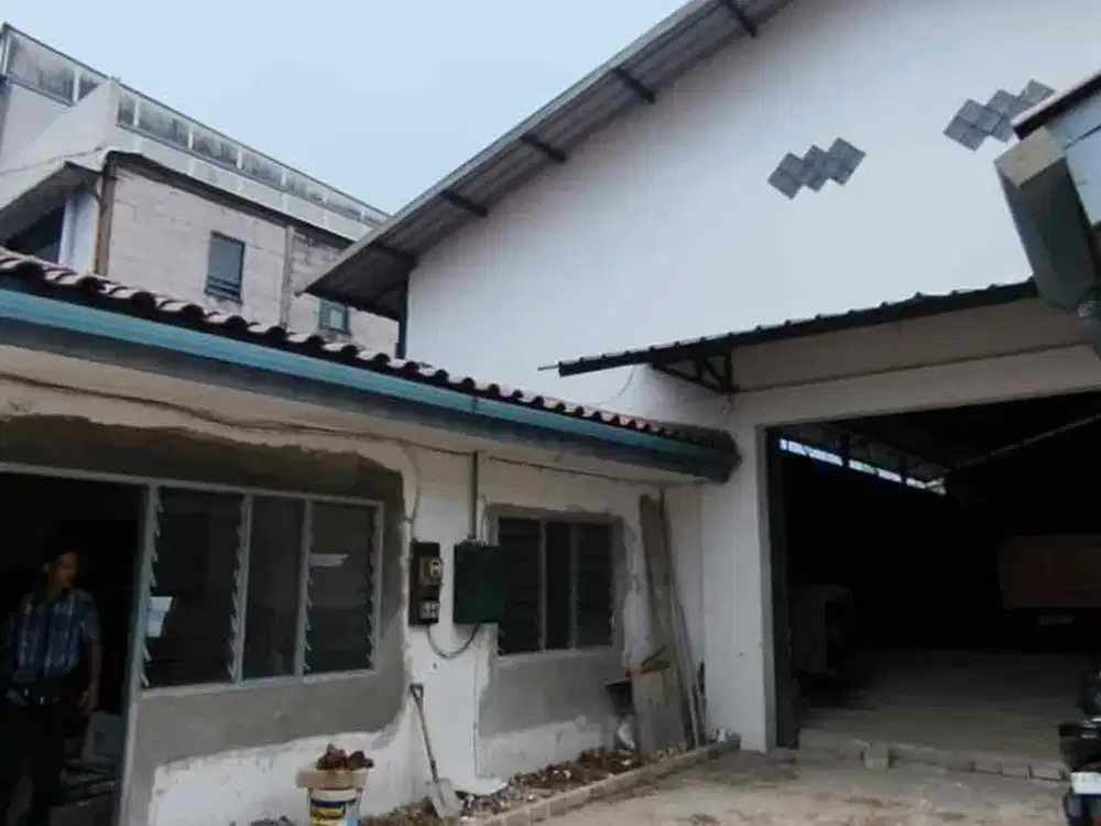 DISEWAKAN Gudang Baru Renovasi Luas 926 meter di Kavling DPR - Cipondoh, Tangerang