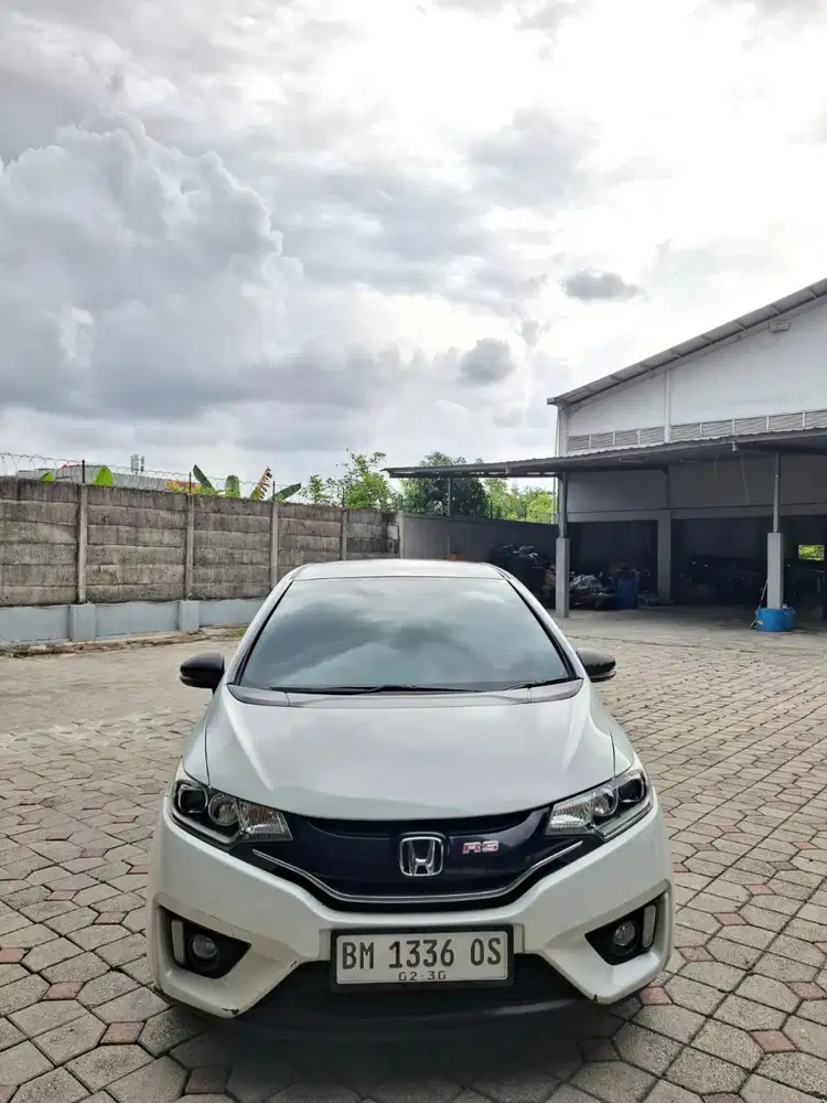 Jazz 2015 RS matic. Km 98rb antik
