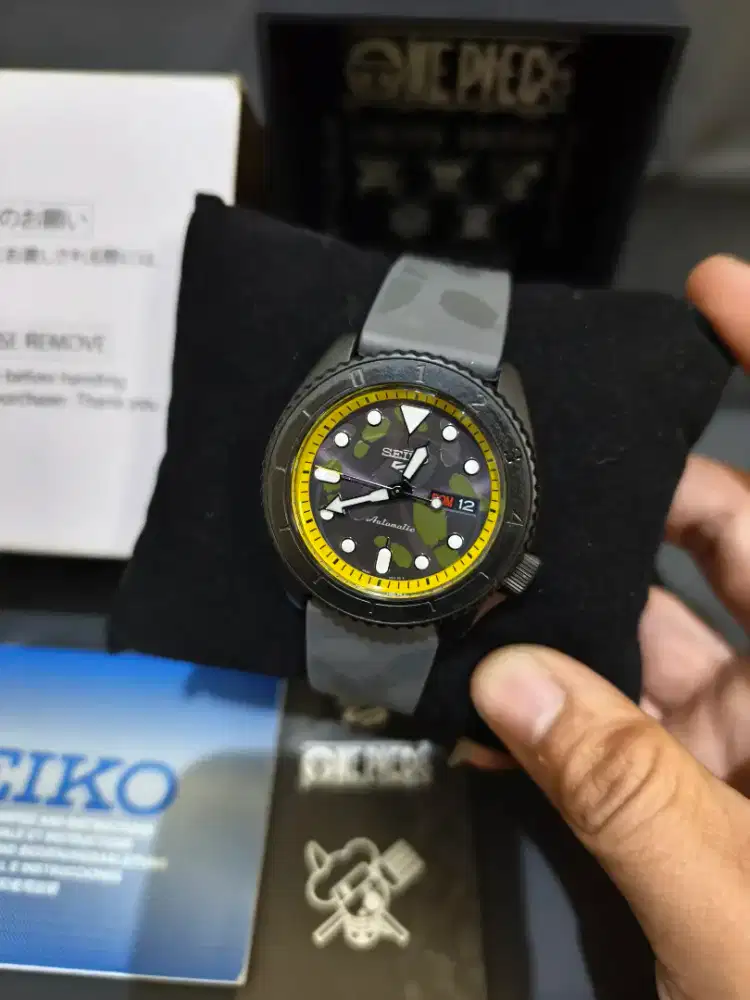 Jam Seiko SRPH69K1 One Piece Limited Edition