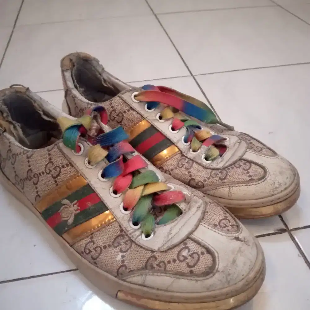 GUCCI Sepatu Casual Gold