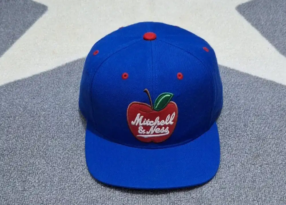 Topi mitchell and ness apple original second bekas preloved