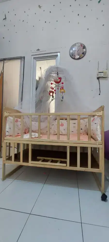 Box / Ranjang bayi kelambu kayu