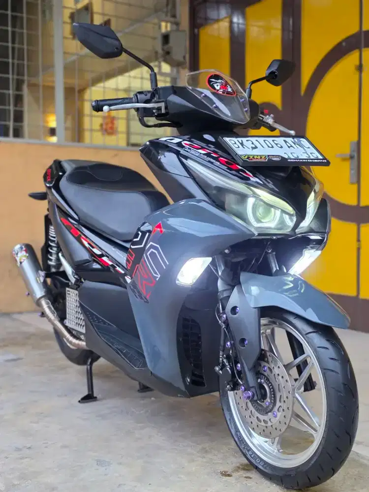 Yamaha Aerox / Aerox 155 2025, Black Premium Metalic.