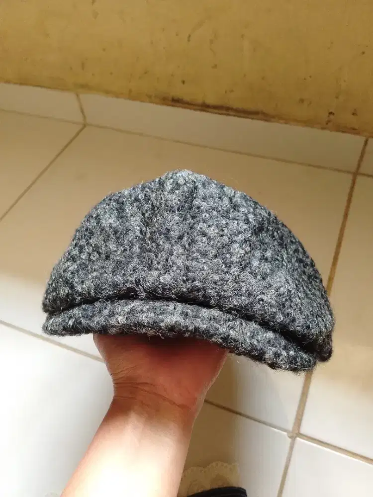 Topi winter bludru