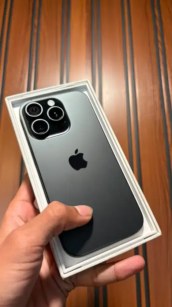 iPhone 16 pro black titanium 128gb iBox