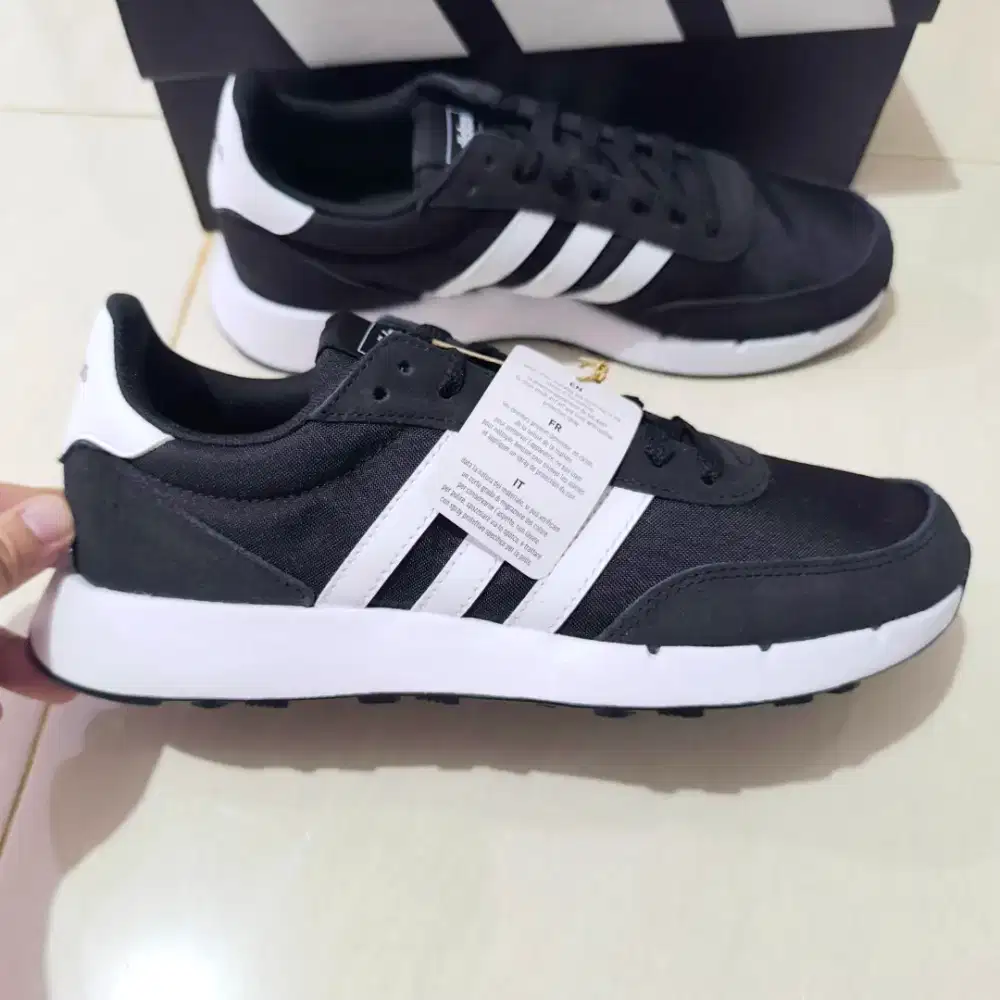Sepatu Adidas Original Hitam Running 60s Style Lari