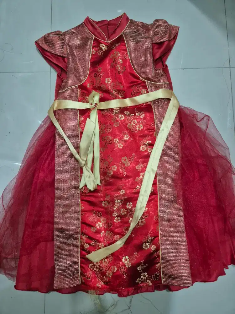 Dress merah cantik
