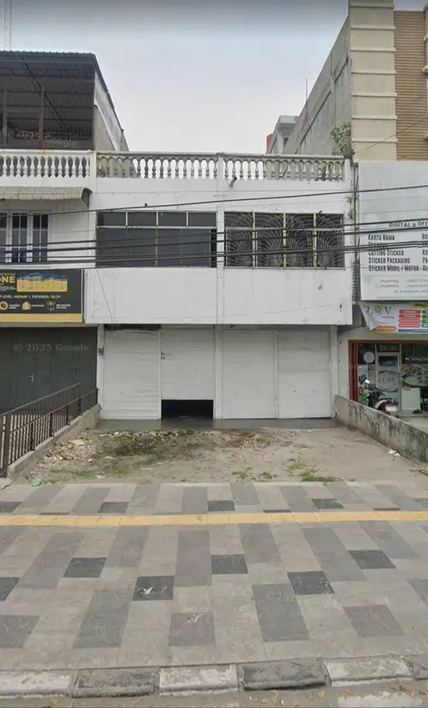 Disewakan Ruko 2 (Dua) Pintu 2 1/2 Lantai