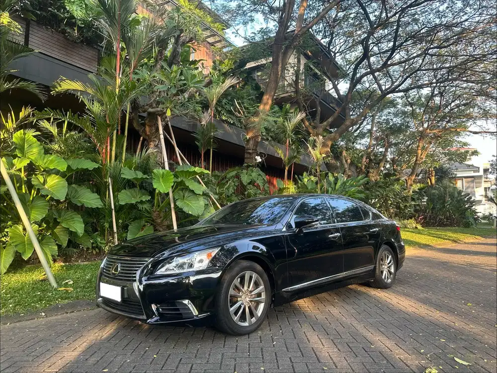 (CASH) Lexus LS460L 2+2 2013