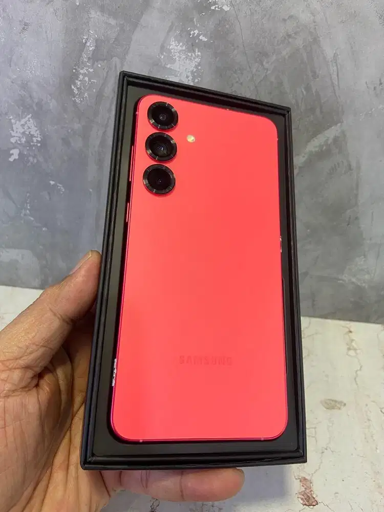Second SAMSUNG S25 PLUS 12/512gb CORAL RED (SEIN) Mantapp