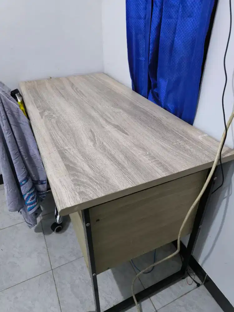 Meja Belajar Kayu Kaki Besi