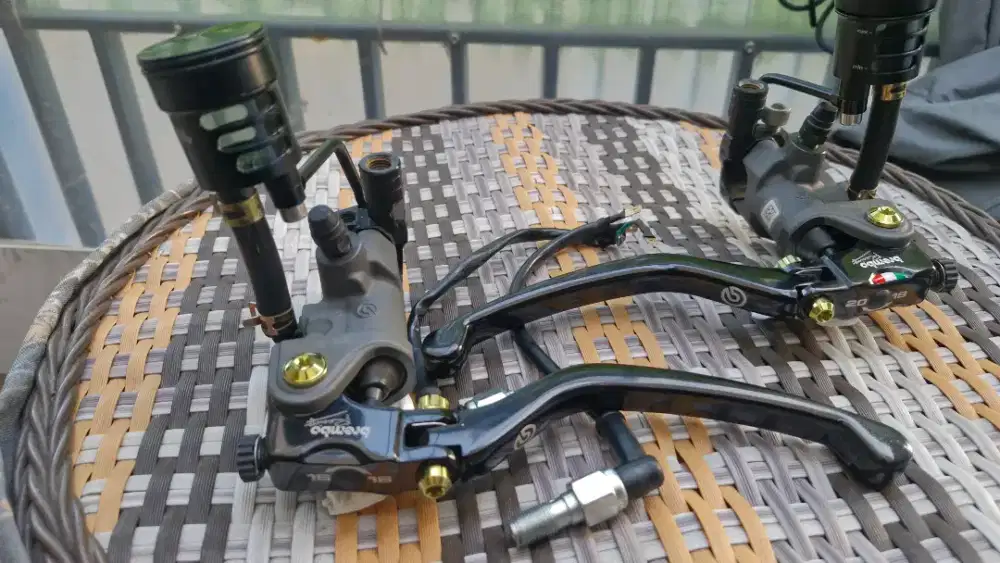 Part modif Ex Xmax arrow, brembo, Minimax, shad dll