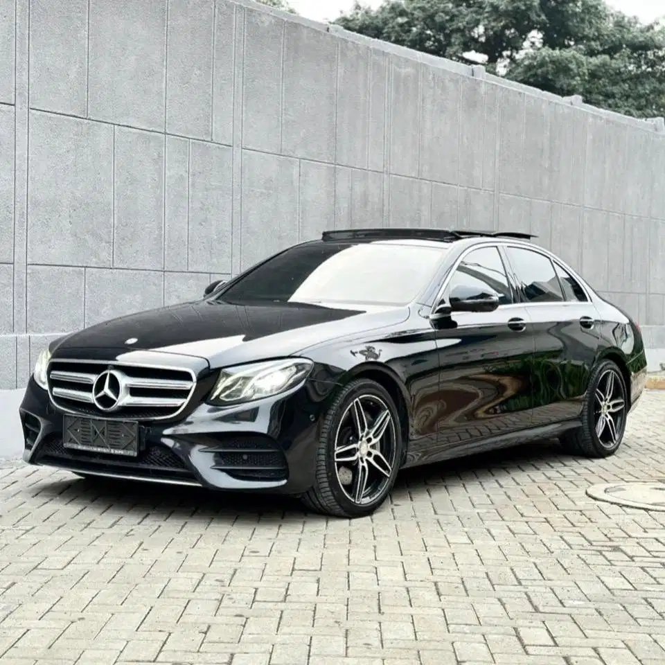 (CASH) Mercedes Benz E300 AMG W213 2017