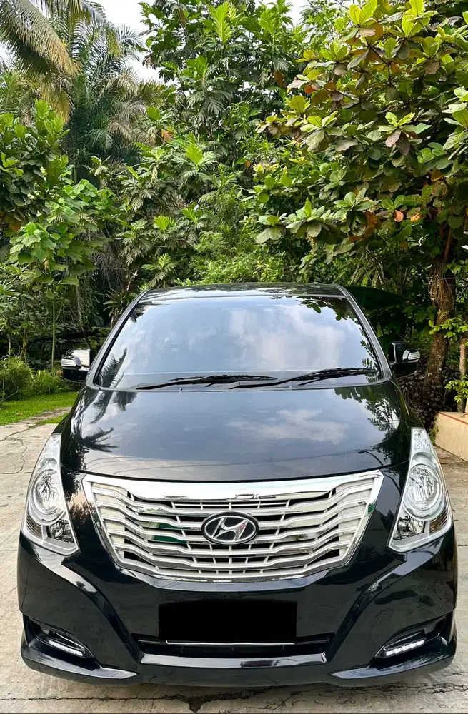 Hyundai H-1 2.4 Elegance Next Gen 2016 - KM Rendah, Kondisi Terawat
