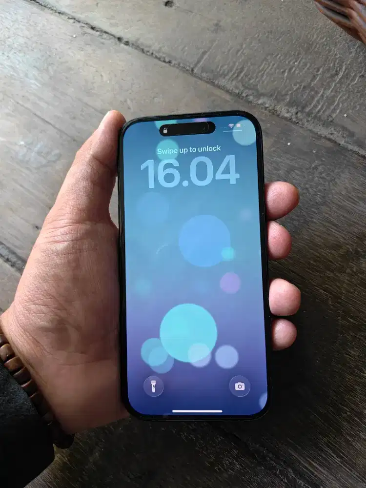 Iphone 16 basic warna Hitam 128 garansi resmi
