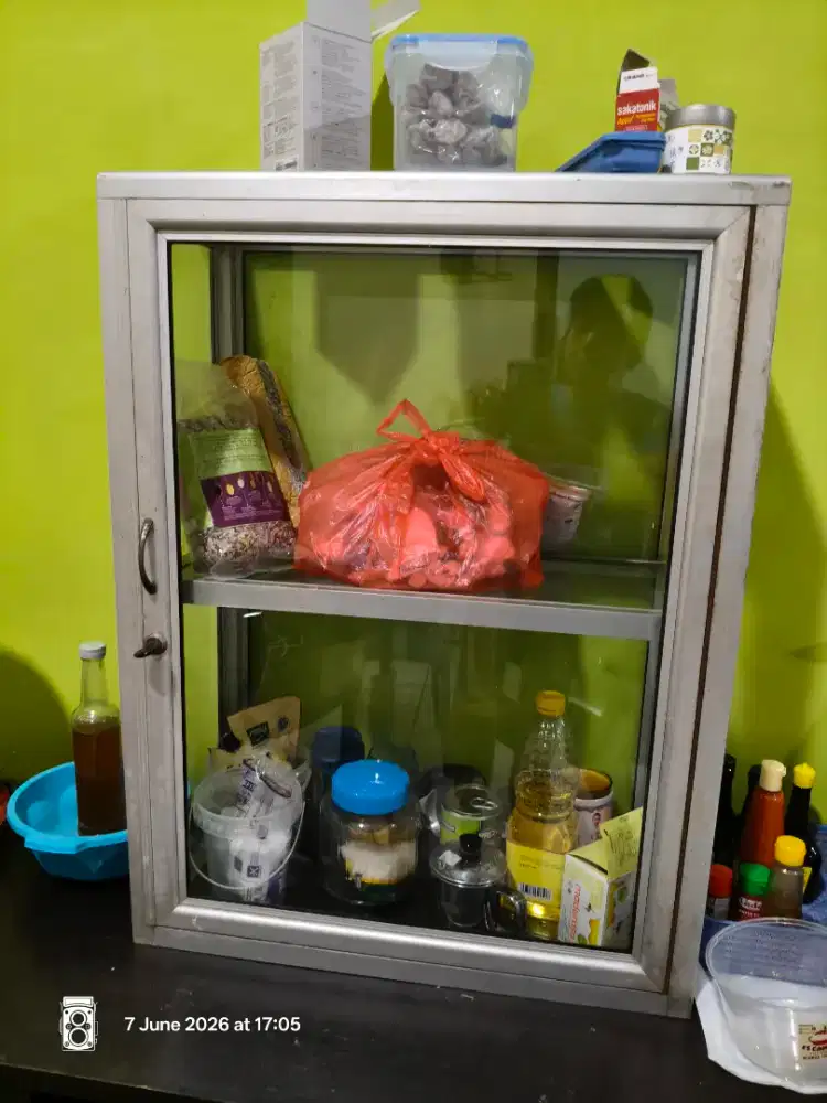 Lemari Rak kaca