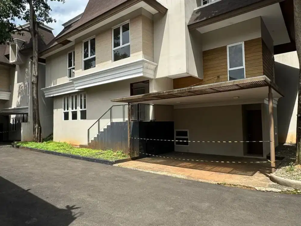 Dijual rumah modern 3 lantai di kawasan Premium Jakarta Selatan IW-18352
