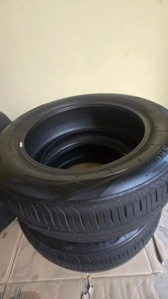 Ban Mobil Bekas GitiComfort F50 235/55 R18 (Kondisi 95%)