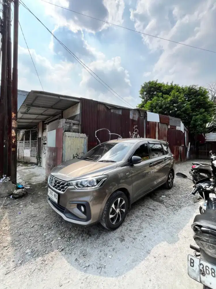 Ertiga Hybrid AT 2022 Tangan 1 dari baru
