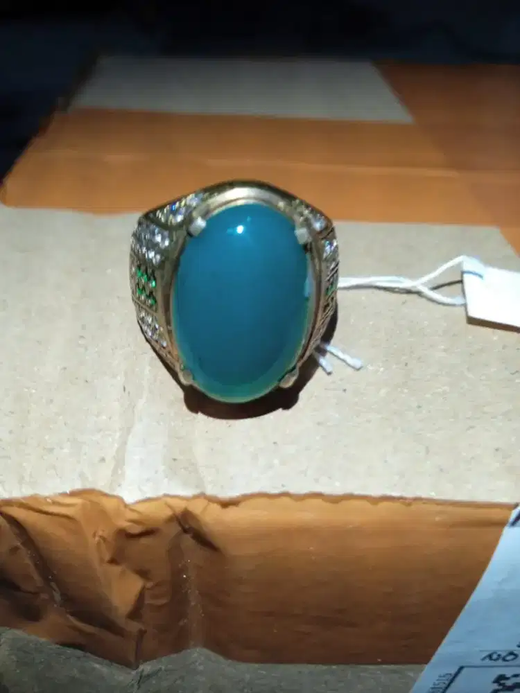 Bacan giwang kantoran