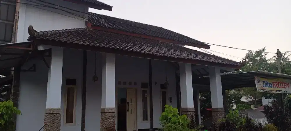 Di Jual Rumah & Pekarangan